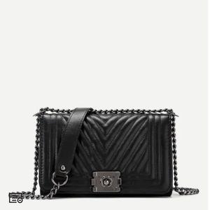 SHEIN Chevron Chain Bag